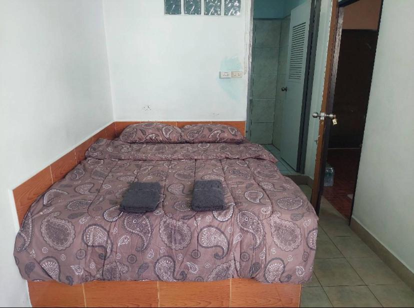 Pluemchai Guesthouse Jomtien Beach Exterior photo