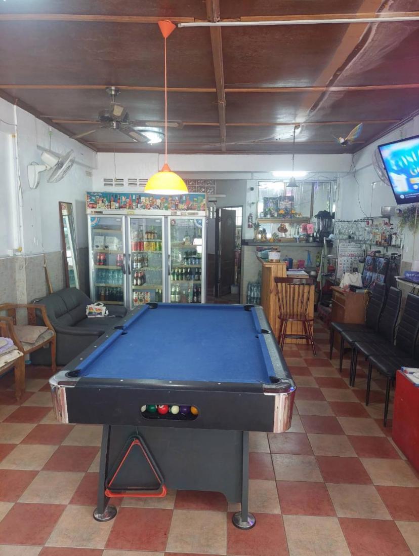 Pluemchai Guesthouse Jomtien Beach Exterior photo