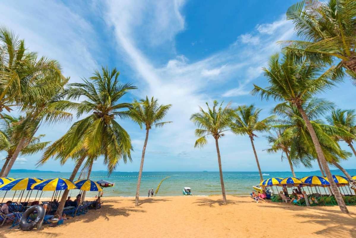 Pluemchai Guesthouse Jomtien Beach Exterior photo
